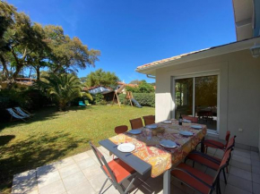Maison spacieuse au calme avec jardin arboré, proche plages et centre-ville - FR-1-413-243